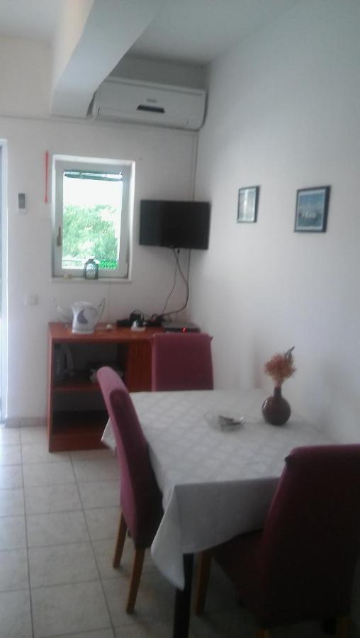 Veldic Apartments Tisno Exterior foto